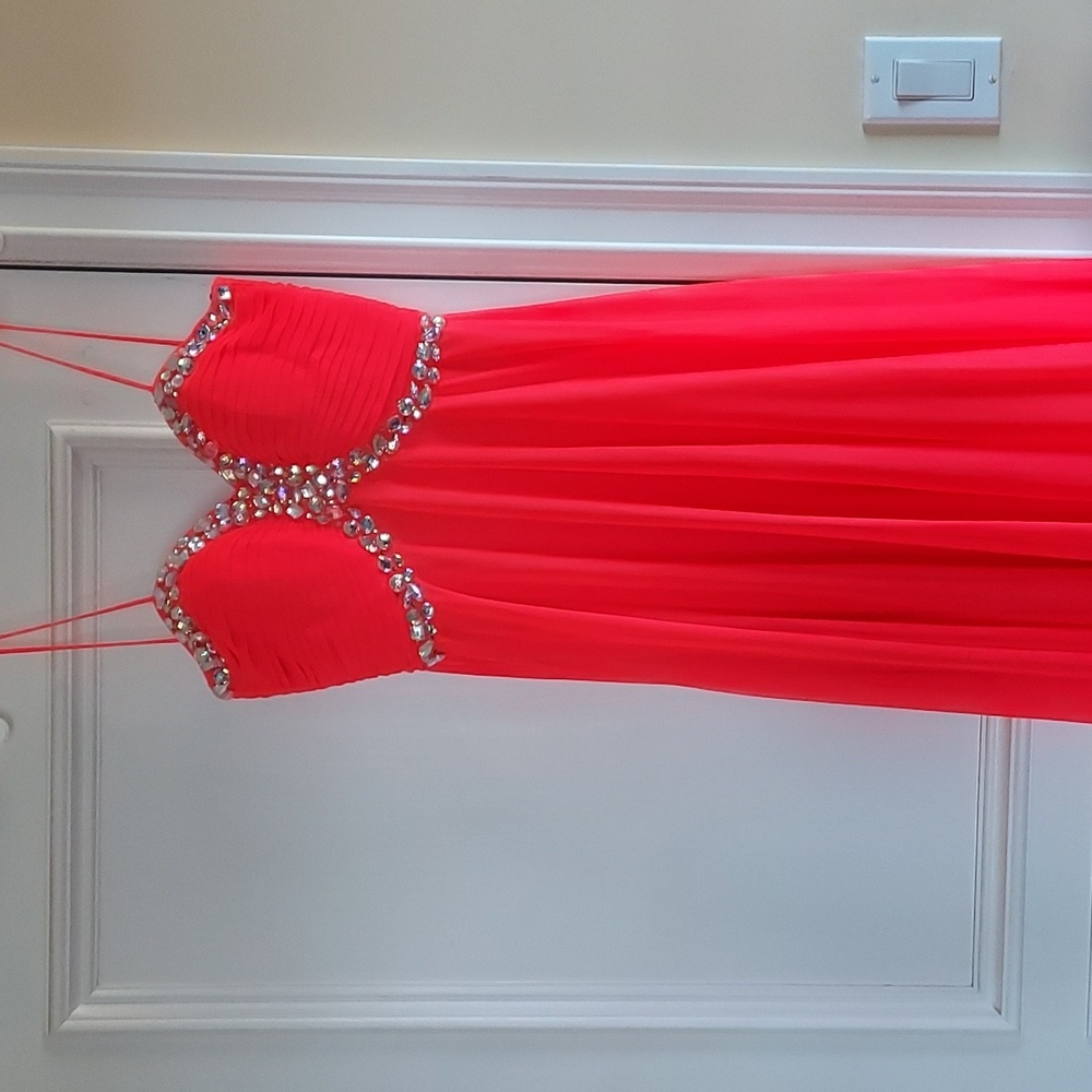 PROM DRESS XSCAPE size 2 Formal bright pink dress purchased at Davids Bridal